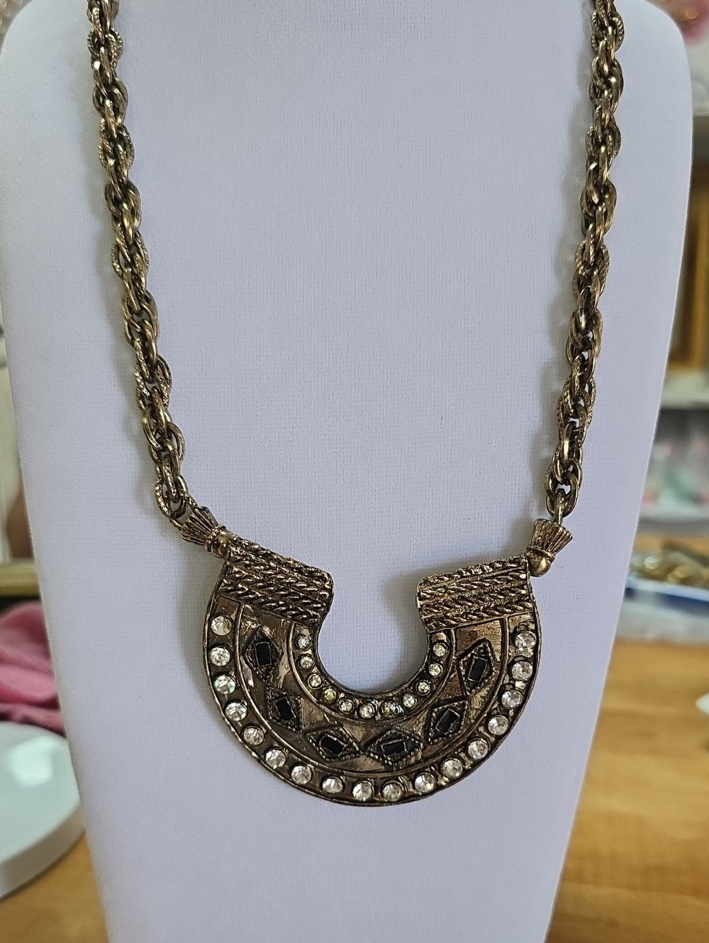 Vintage Orena Paris 1980s Egyptian Revival Horseshoe Statement Necklace – Signed